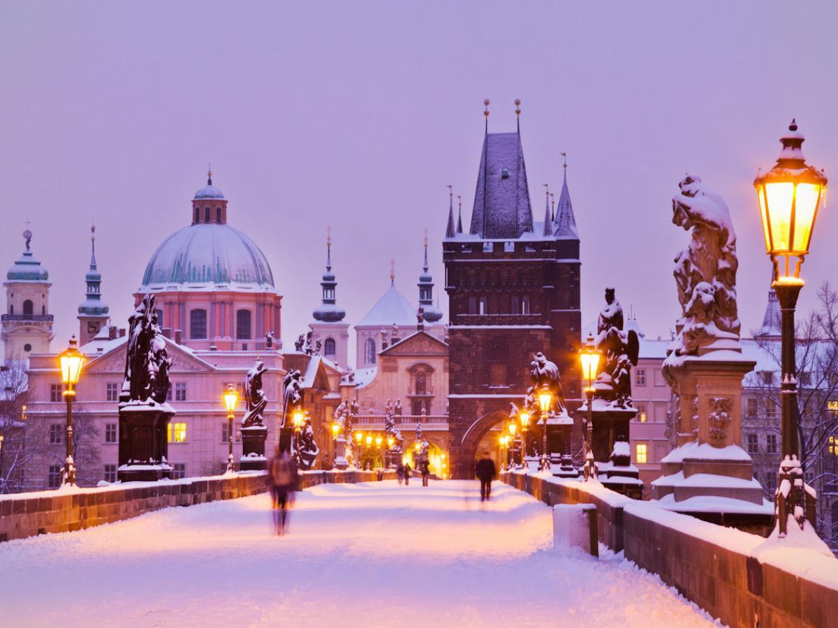 Weihnachtsmärkte in Prag, Pilsen und Regensburg mit NKG Reisen.